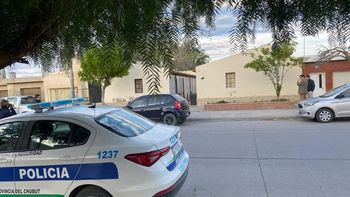 La Policía de Chubut detuvo a dos delincuentes durante una serie de allanamientos en Trelew. La Policía de Chubut detuvo a dos delincuentes durante una serie de allanamientos en Trelew.