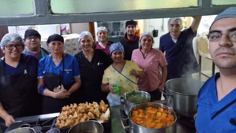 25 de mayo: Cocineros de la Patria en el Hospital de Zapala
