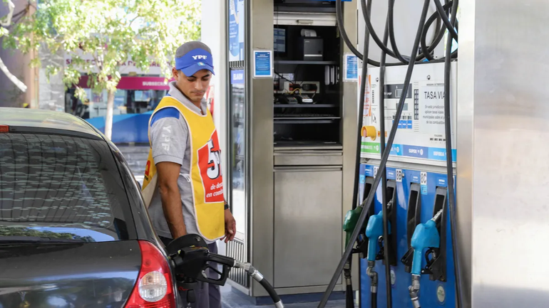 Este sábado comienza con aumento en los combustibles: de cuánto será