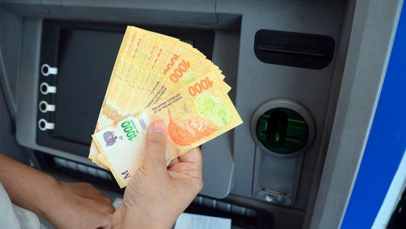 Montos máximos en los cajeros desde abril 2025: qué bancos te permiten sacar $1.000.000