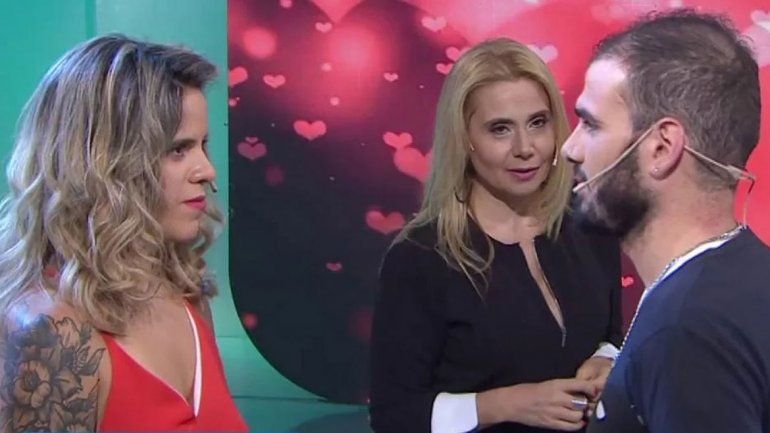 Julia acudió al ciclo para que Luciano le dé una oportunidad