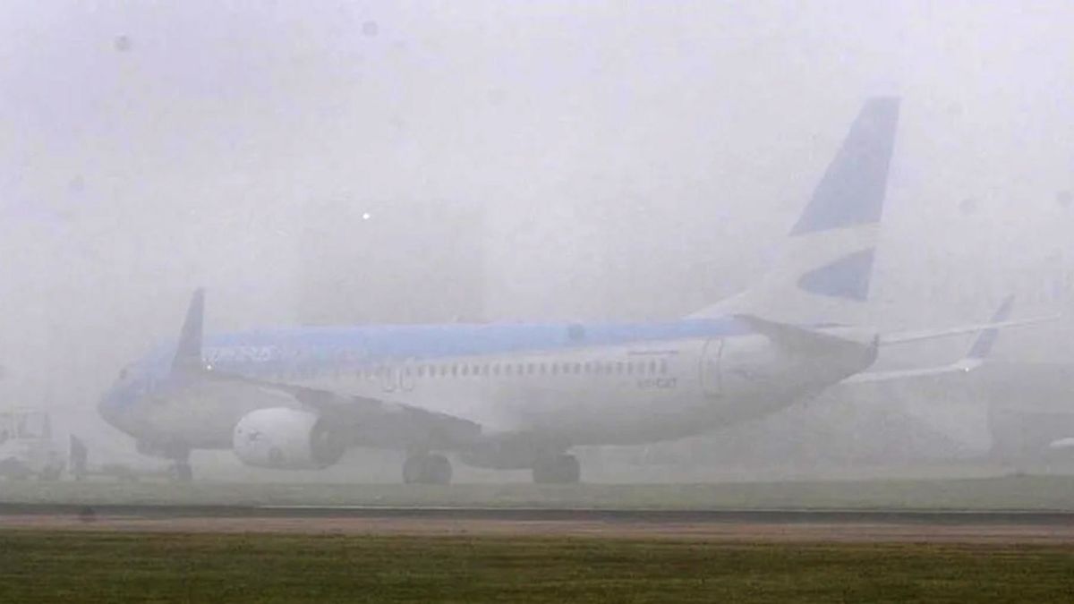 Demoras Y Cancelaciones De Vuelos Por La Niebla: Cómo Siguen Las ...