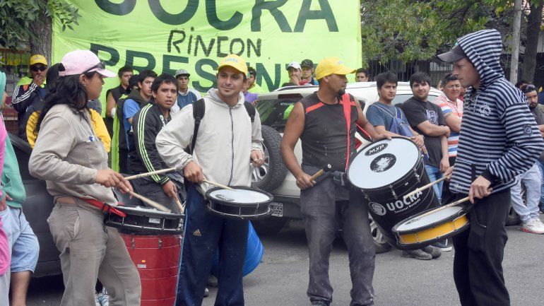 Un nuevo capítulo calentó aún más la interna de la UOCRA