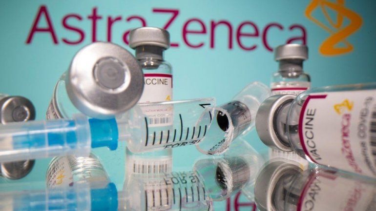 Vacuna de AstraZeneca: falleció una chica de 18 años tras recibir la primera dosis