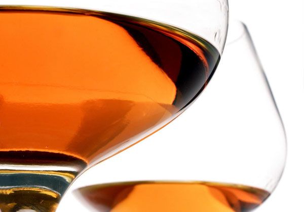 ¿Qué bebidas se obtienen del vino?