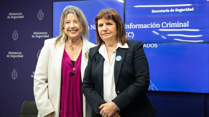 Patricia Bullrich presentó a la nueva Ministra de Seguridad | LM Neuquen Patricia Bullrich presentó a la nueva Ministra de Seguridad