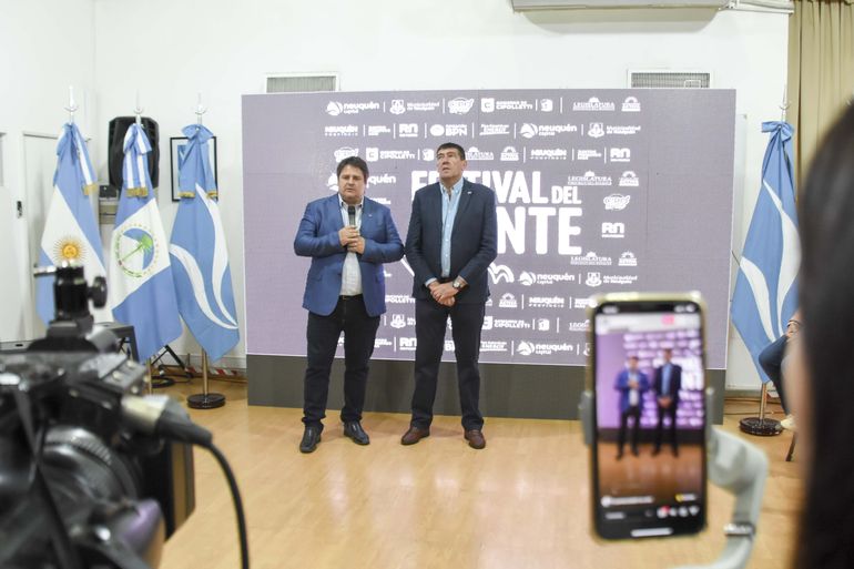 Gaido y Di Tella presentaron el festival por los 85 años del puente