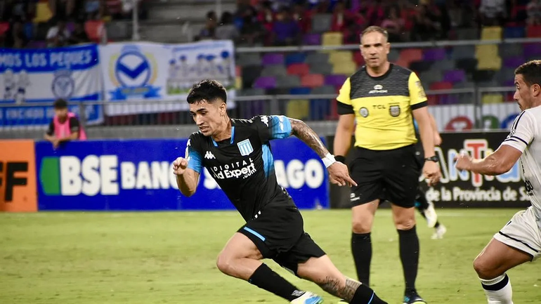 Racing volvió a sumar de a tres.