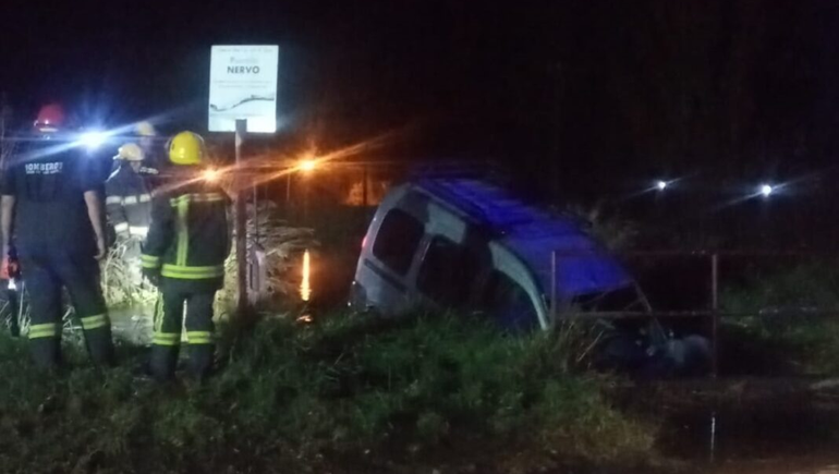 Vista Alegre: un borracho al volante terminó en un canal de riego