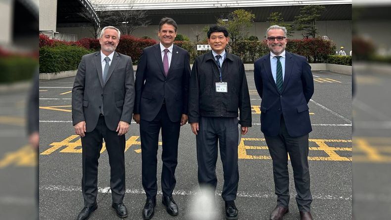Mariano Gaido recorrió en Tokio una de las plantas más avanzadas de reciclaje: así fue la visita oficial | LM Neuquen Mariano Gaido recorrió en Tokio una de las plantas más avanzadas de reciclaje: así fue la visita oficial