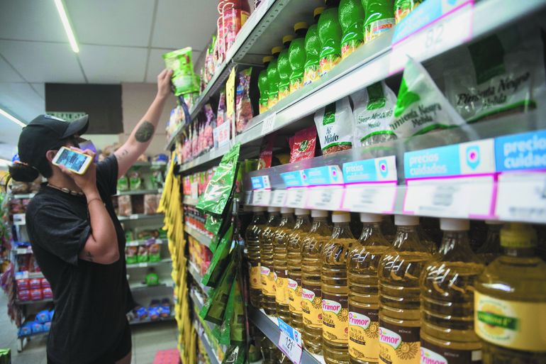 Cuánto más caro que en Buenos Aires cuesta comprar la comida en Neuquén