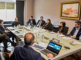 Guzmán analizó con YPF los planes para producir GNL