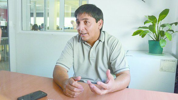 Carlos Quintriqueo, titulardel gremio ATE.