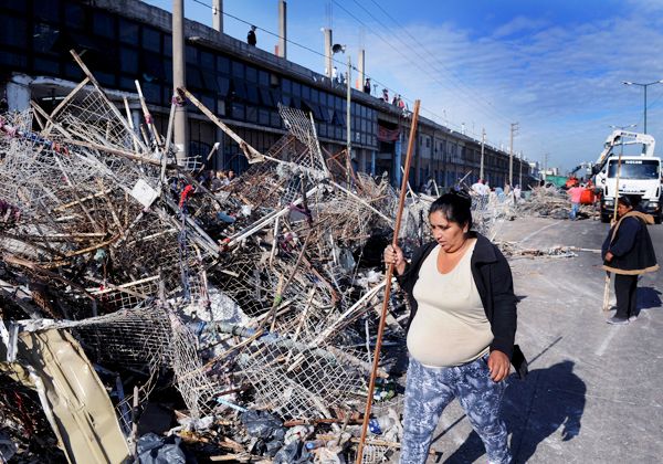 La Salada: barrieron con dos mil puesteros ilegales