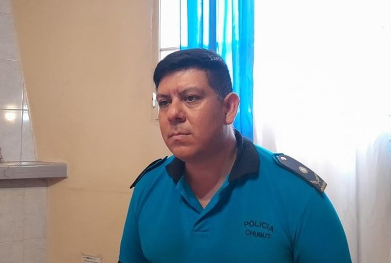 Walter Cornelio, jefe de la comisaría Primera de Comodoro Rivadavia. Walter Cornelio, jefe de la comisaría Primera de Comodoro Rivadavia.