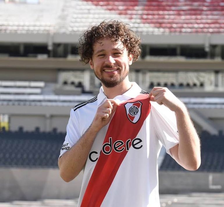 Luisito Comunica visitó la Argentina y estuvo en la cancha de River. Luisito Comunica visitó la Argentina y estuvo en la cancha de River.