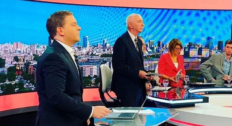 Jonatan trabajando junto a su padre, el recordado Mauro Viale. Jonatan trabajando junto a su padre, el recordado Mauro Viale.