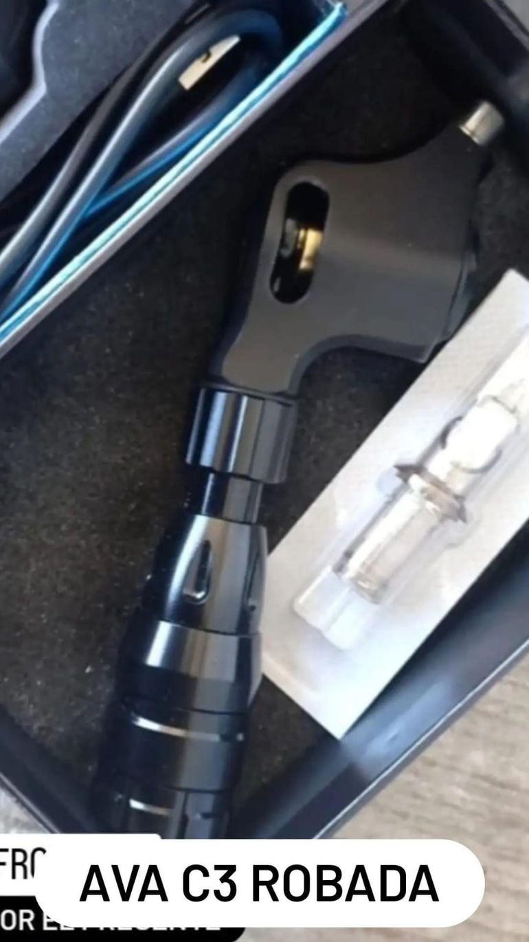 Luego del robo tuvieron que dormir dos noches seguidas en el estudio porque no tenían puerta. Luego del robo tuvieron que dormir dos noches seguidas en el estudio porque no tenían puerta.