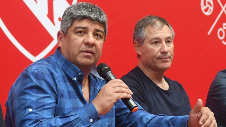 Moyano salió a bancar a Holan y dijo que la vuelta del Kun es imposible