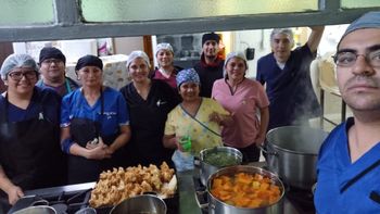 25 de mayo: cocineros de la patria en el hospital de zapala 25 de mayo: cocineros de la patria en el hospital de zapala