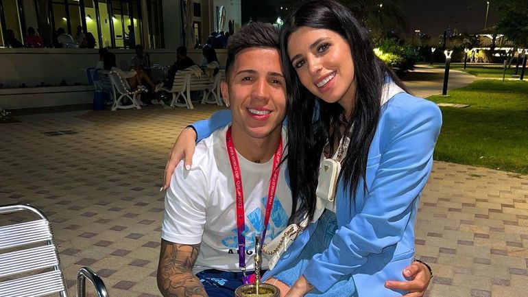 El álbum De Fotos De La Esposa Y La Hija De Enzo Fernández