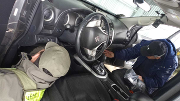 Los intentos de contrabando se reiteran a diario y los delincuentes apelan a distintas estrategias. Los intentos de contrabando se reiteran a diario y los delincuentes apelan a distintas estrategias.