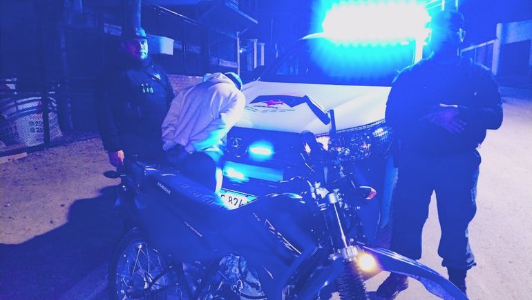 Persecución a ladrones en Neuquén permitió recuperar una moto y un auto robados en un mismo día