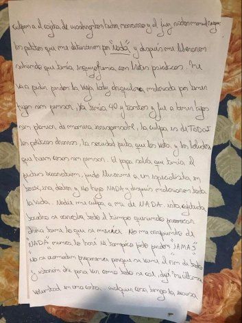 Una de las cartas, escrita a mano, que dejó el femicida de Paola Tacacho.