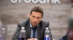 De mal en peor: un hincha de San Lorenzo fue atropellado por la camioneta de Moretti | LM Neuquen De mal en peor: un hincha de San Lorenzo fue atropellado por la camioneta de Moretti