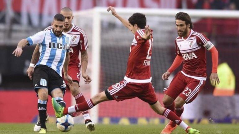 La Acadé y River, un clásico copado en Avellaneda