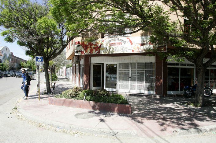 La panadería Mutisia ubicada en pleno centro de Centenario.
