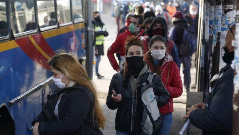 En las últimas 24 horas hubo 53 muertes y 5.241 positivos en el país