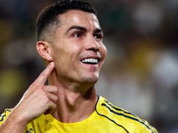 Escándalo en la liga árabe por acusaciones de favoritismo contra Cristiano Ronaldo.