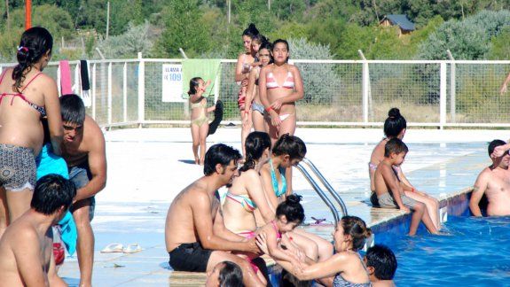 El día estará ideal para disfrutarlo en las piletas de la ciudad&nbsp;