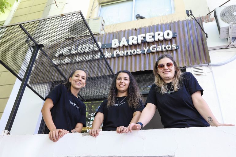 Kata se recibió de profe de Educación Física pero se dedicó a los perros. Acá