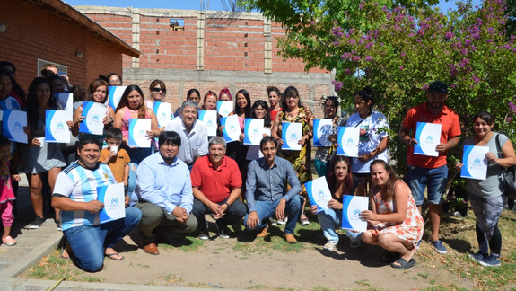 Cien familias de dos barrios ya tienen los servicios básicos