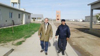 El juez de Ejecución Penal Lucas Lizzi, junto al subdirector de la cárcel cipoleña, Fredy Mulato, recorrieron las instalaciones en la mañana de ayer. El juez de Ejecución Penal Lucas Lizzi, junto al subdirector de la cárcel cipoleña, Fredy Mulato, recorrieron las instalaciones en la mañana de ayer.
