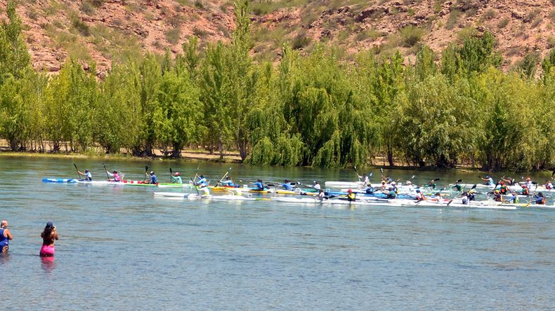 La Regata tuvo complicaciones para algunos y un bote que se metió en la pelea | LM Neuquen La Regata tuvo complicaciones para algunos y un bote que se metió en la pelea