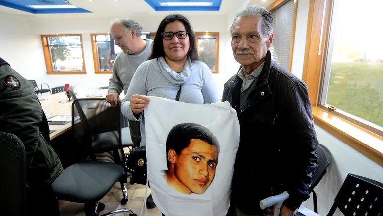 Mercedes y Asunción en el Concejo Deliberante de Neuquén en julio de 2023. Fue la primera vez que los recibieron en 20 años de lucha. Mercedes y Asunción en el Concejo Deliberante de Neuquén en julio de 2023. Fue la primera vez que los recibieron en 20 años de lucha.