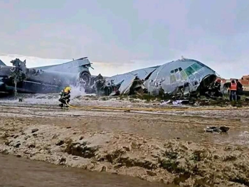 Un avión Hercules quedó destruido en un accidente ocurrido en El Alto, a pocos kilómetros de La Paz, en Bolivia