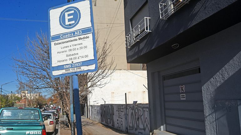 El aumento del estacionamiento medido se realiza semestralmente y por ordenanza. El aumento del estacionamiento medido se realiza semestralmente y por ordenanza.