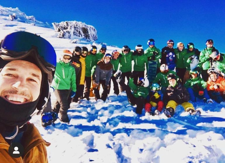 Nano, un campeón que entrena a más de 200 chicos en snowboard