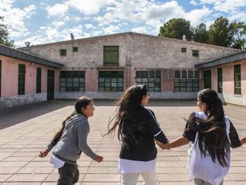 extienden inscripciones para renovar las becas gregorio alvarez