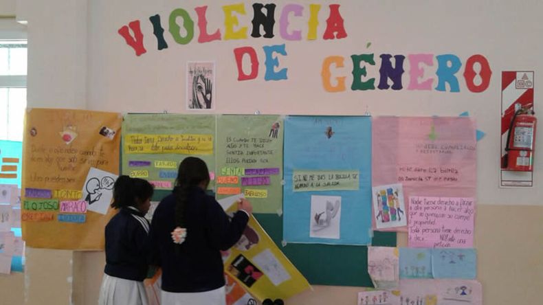 El Gobierno eliminó por decreto políticas de violencia género en las escuelas