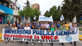 En 23 fotos, Neuquén volvió a marchar en defensa de la universidad pública