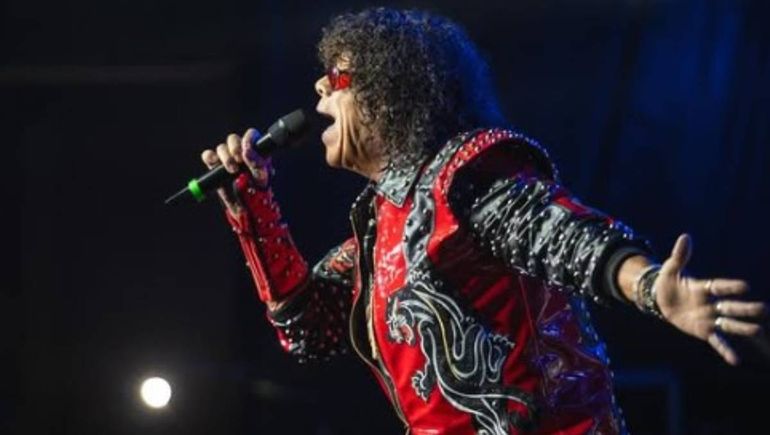 Qué le pasó a La Mona Jiménez: el video del preocupante episodio que obligó a detener su show en Córdoba