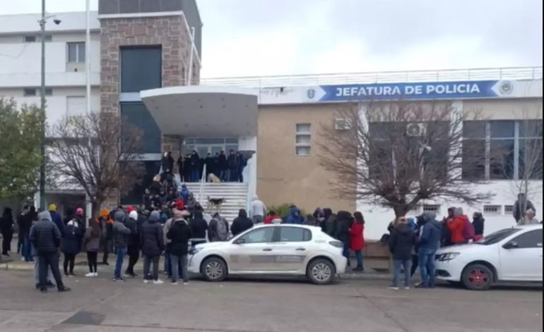 La audiencia se realizó en la Jefatura de Policía de Chubut, en Rawson. La audiencia se realizó en la Jefatura de Policía de Chubut, en Rawson.