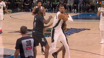 El codazo de Wembanyama en su primera expulsión en la NBA. El codazo de Wembanyama en su primera expulsión en la NBA.