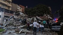 un fuerte sismo en turquia destruyo edificios y dejo 26 heridos que saltaron por ventanas y balcones un fuerte sismo en turquia destruyo edificios y dejo 26 heridos que saltaron por ventanas y balcones
