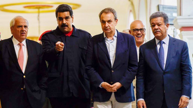 El ex jefe del gobierno español está como mediador. Según Capriles